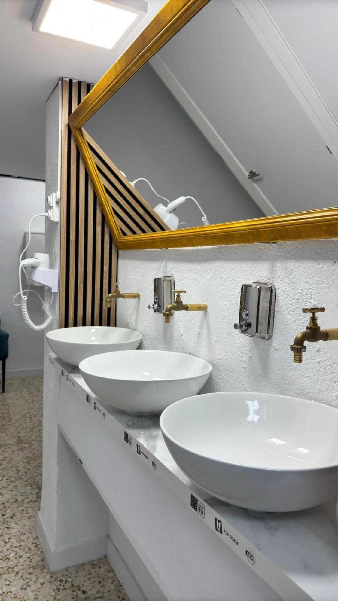 Hostel Puerta Del Angel Μαδρίτη Εξωτερικό φωτογραφία